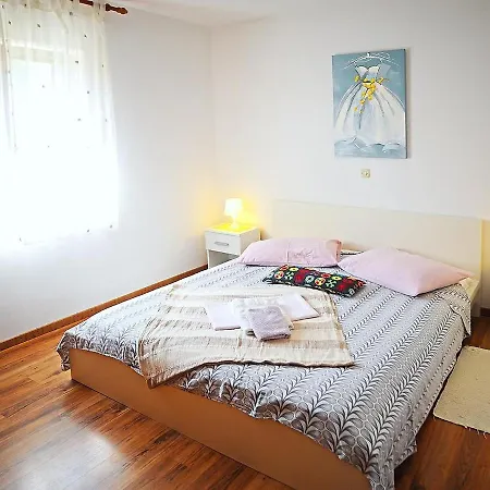 Yellow House * Medulin