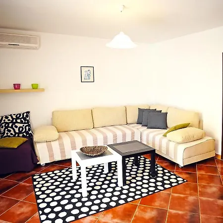 Yellow House Appartement *