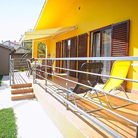 Yellow House ميدولين
